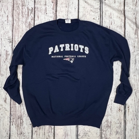 New England Patriots NFL Football Crewneck Sports Mens Sweatshirt - Picture 1 of 4